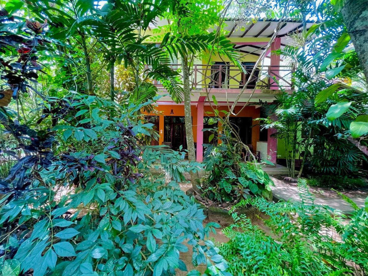 Gangadiya Lodge Сігірія Екстер'єр фото