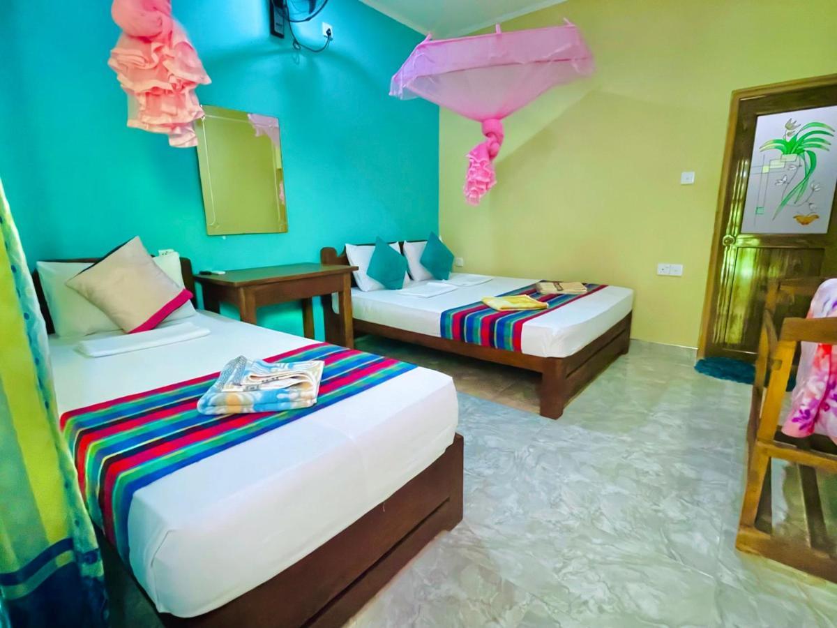 Gangadiya Lodge Сігірія Екстер'єр фото
