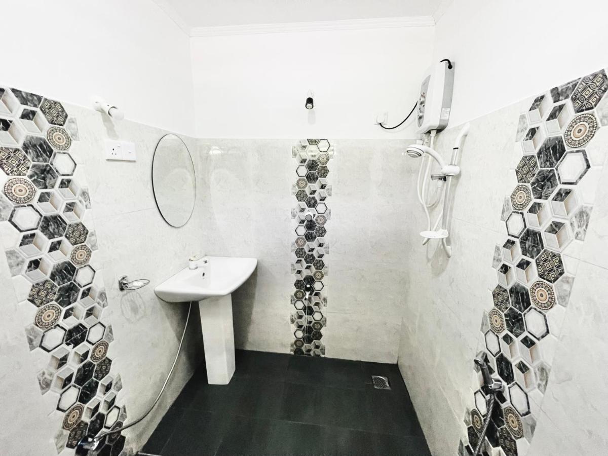 Gangadiya Lodge Сігірія Екстер'єр фото